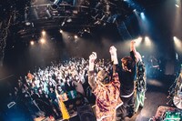 「リアクション ザ ブッタ Tour 2022 ～New Digital Mini Album『Scarlight』Release Tour」最終公演の様子。（撮影：ながいたかゆき）