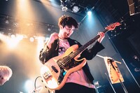 佐々木直人（B, Vo）（撮影：ながいたかゆき）