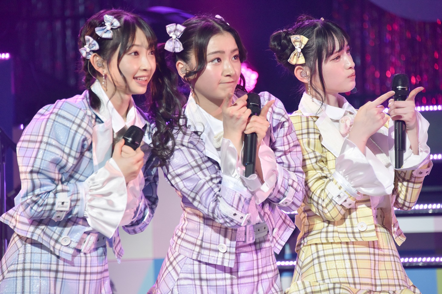 左から辻野かなみ、杏ジュリア、菅田愛貴。