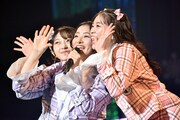 左から辻野かなみ、杏ジュリア、坂井仁香。