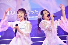 左から小泉遥香、杏ジュリア。