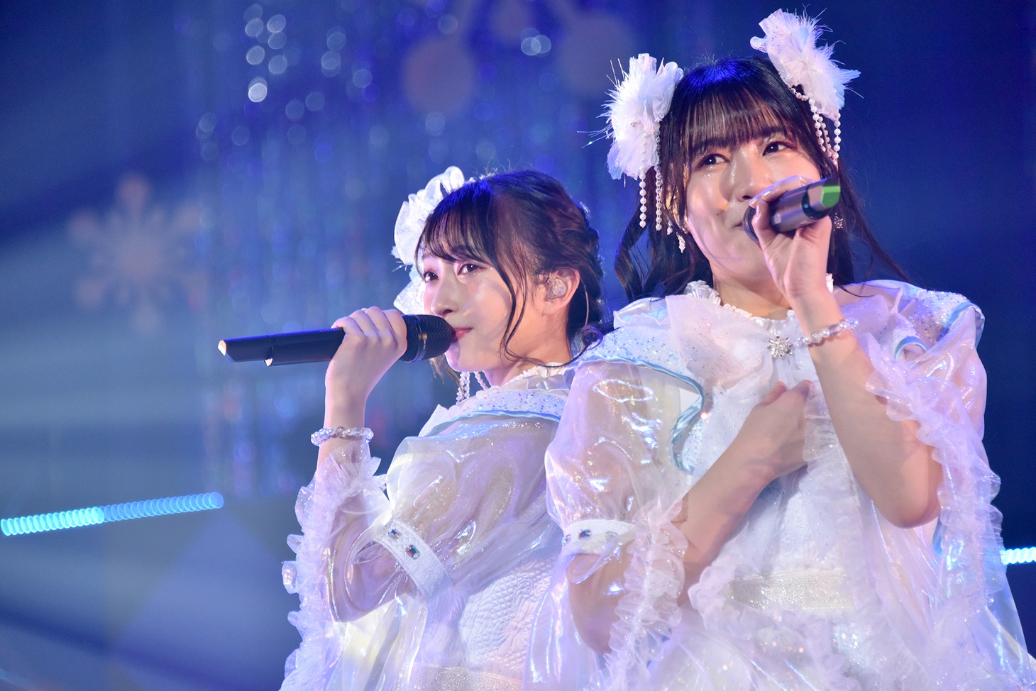 左から辻野かなみ、吉川ひより。