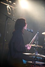 石田成美（Dr / Homecomings）（撮影：池野詩織）