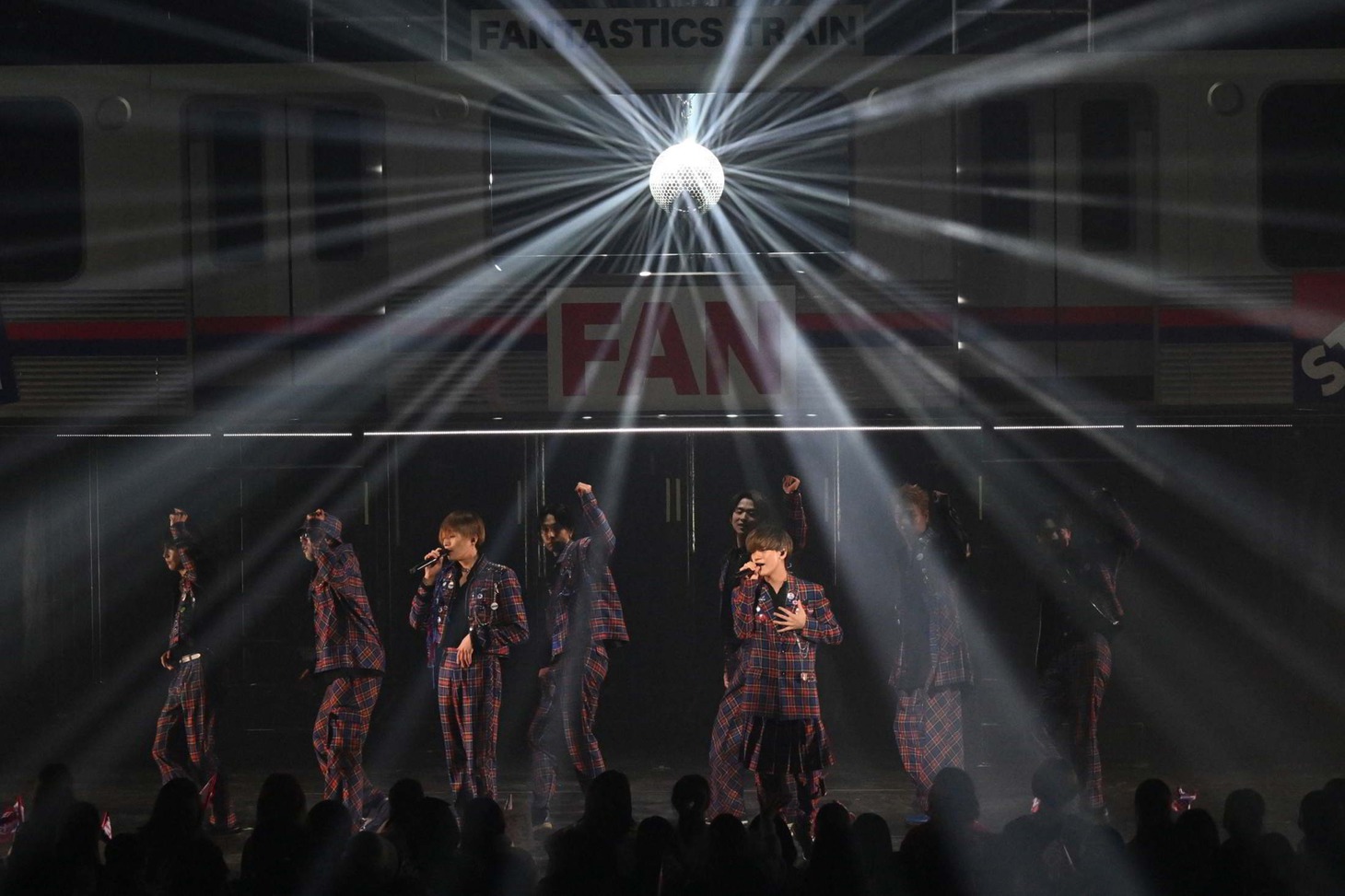 FANTASTICS from EXILE TRIBE