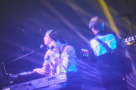 Mrs. GREEN APPLE「ゼンジン未到とリライアンス～復誦編～」東京・Zepp DiverCity（TOKYO）公演の様子。（撮影：鳥居洋介）