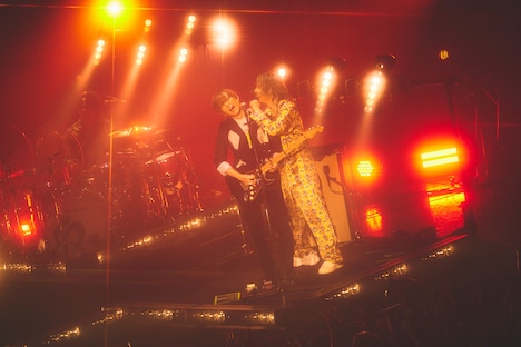 Mrs. GREEN APPLE「ゼンジン未到とリライアンス～復誦編～」東京・Zepp DiverCity（TOKYO）公演の様子。（撮影：鳥居洋介）