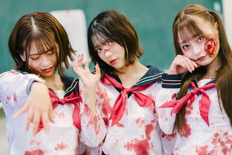 JamsCollection「アンデッド・ラブストーリー」MV撮影時のオフショット。