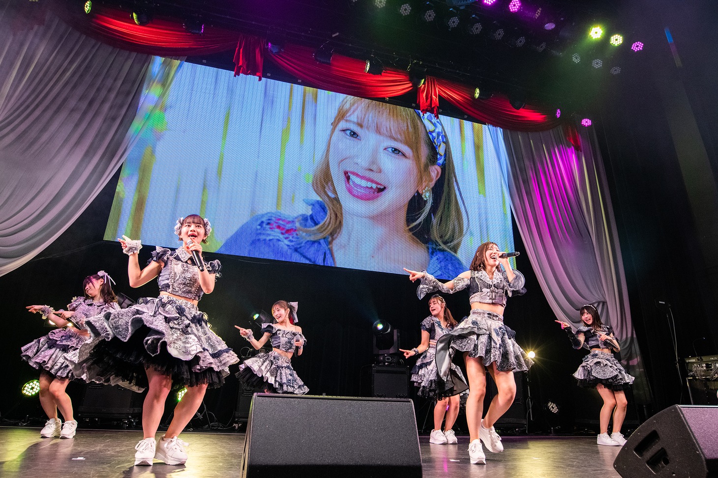 新曲「パーティ！」を披露する#ババババンビ。