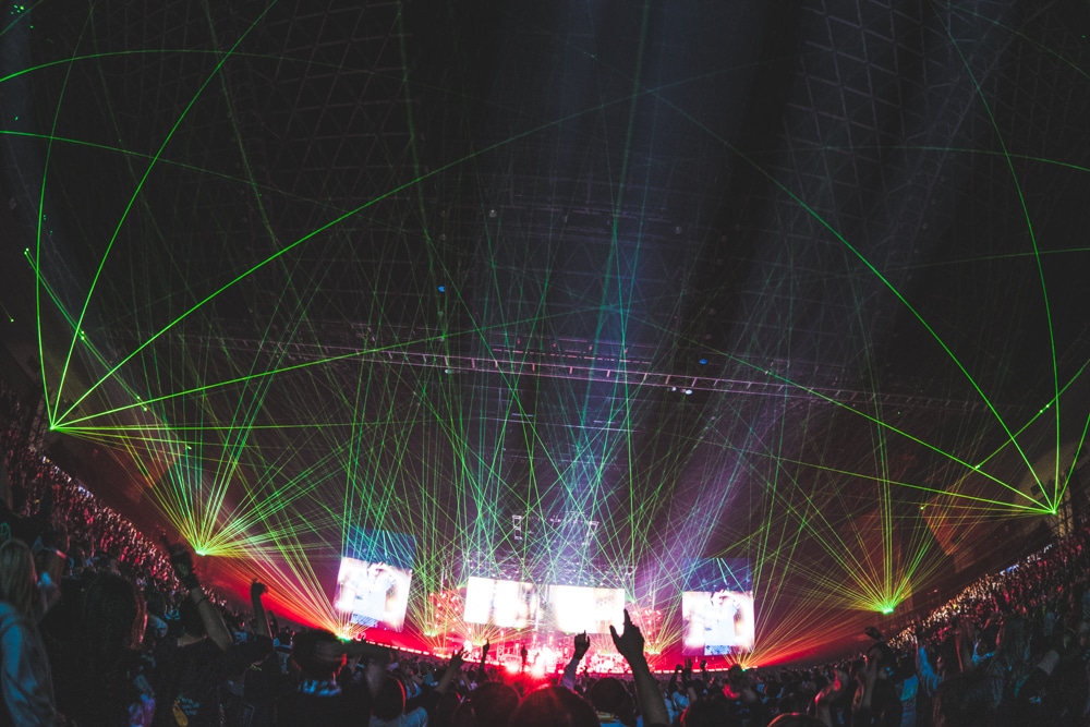 UVERworld「THE LIVE」福岡・マリンメッセ福岡公演の様子。（Photo by Shinsuke Tanoguchi）