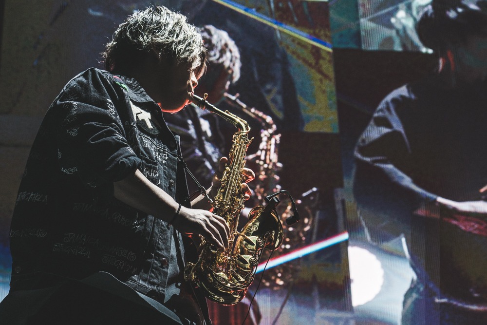誠果（Sax, Manipulator）（Photo by Shinsuke Tanoguchi）