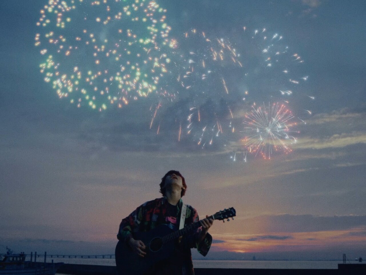 きゃないが活動再開、ばんばんざい流那と須藤蓮がMV出演する「花火」リリース