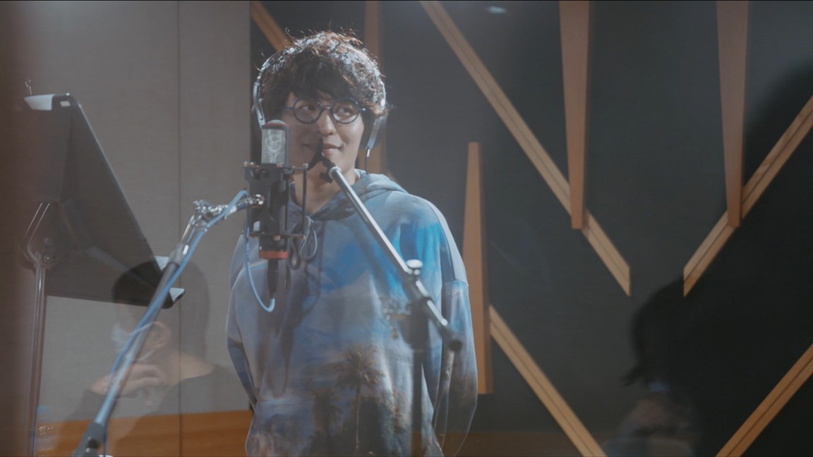 「meiyo × au｜CM楽曲『ココロ、オドルほうで。』レコーディング映像」より。