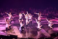 Girls2（写真提供：LDH JAPAN）