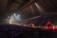 浜崎あゆみ「ayumi hamasaki COUNTDOWN LIVE 2022-2023 A ～Remember you～」の様子。