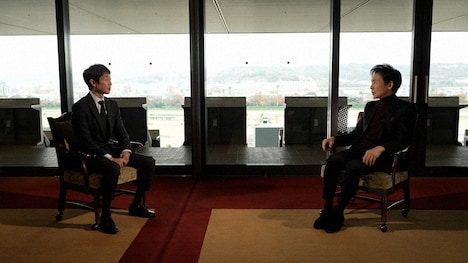 左から武豊、郷ひろみ。（写真提供：NHK）