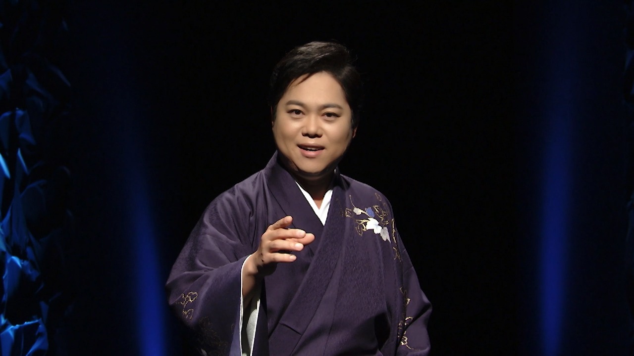 三山ひろし「どんこ坂」MVより。