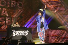 サイプレス上野とロベルト吉野 (c)キングレコード