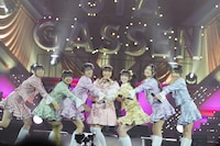 松本明子 with 超ときめき♡宣伝部 (c)キングレコード