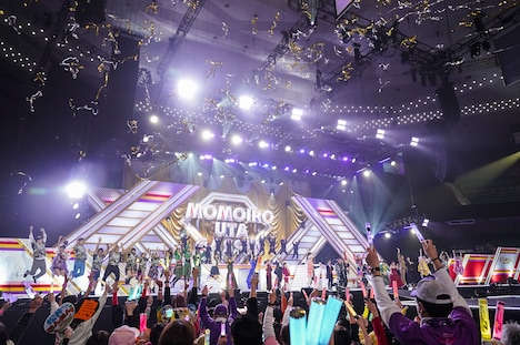 「第6回 ももいろ歌合戦」年越しの瞬間。(c)キングレコード