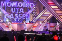 「ももいろクローバーZ 年初めLIVE. 2023」の様子。(c)キングレコード