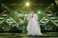 鈴木愛理 (c)キングレコード