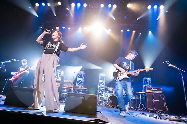 Do As Infinity「ゆく年くる年」開催、3年ぶりの有観客ライブでファン 