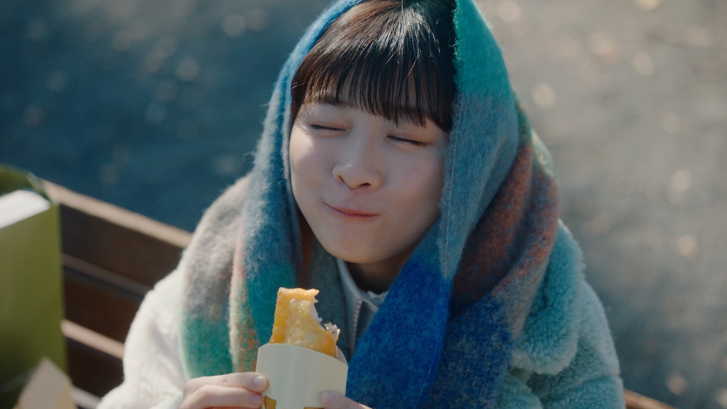 日本マクドナルド「とろけるホットパイ」の新CM「みんな、えらい！」編より。