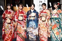 左から中西アルノ、矢久保美緒、伊藤理々杏、柴田柚菜、池田瑛紗。