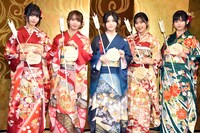 左から中西アルノ、矢久保美緒、伊藤理々杏、柴田柚菜、池田瑛紗。