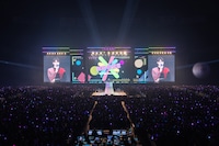 チャウヌのステージの様子。