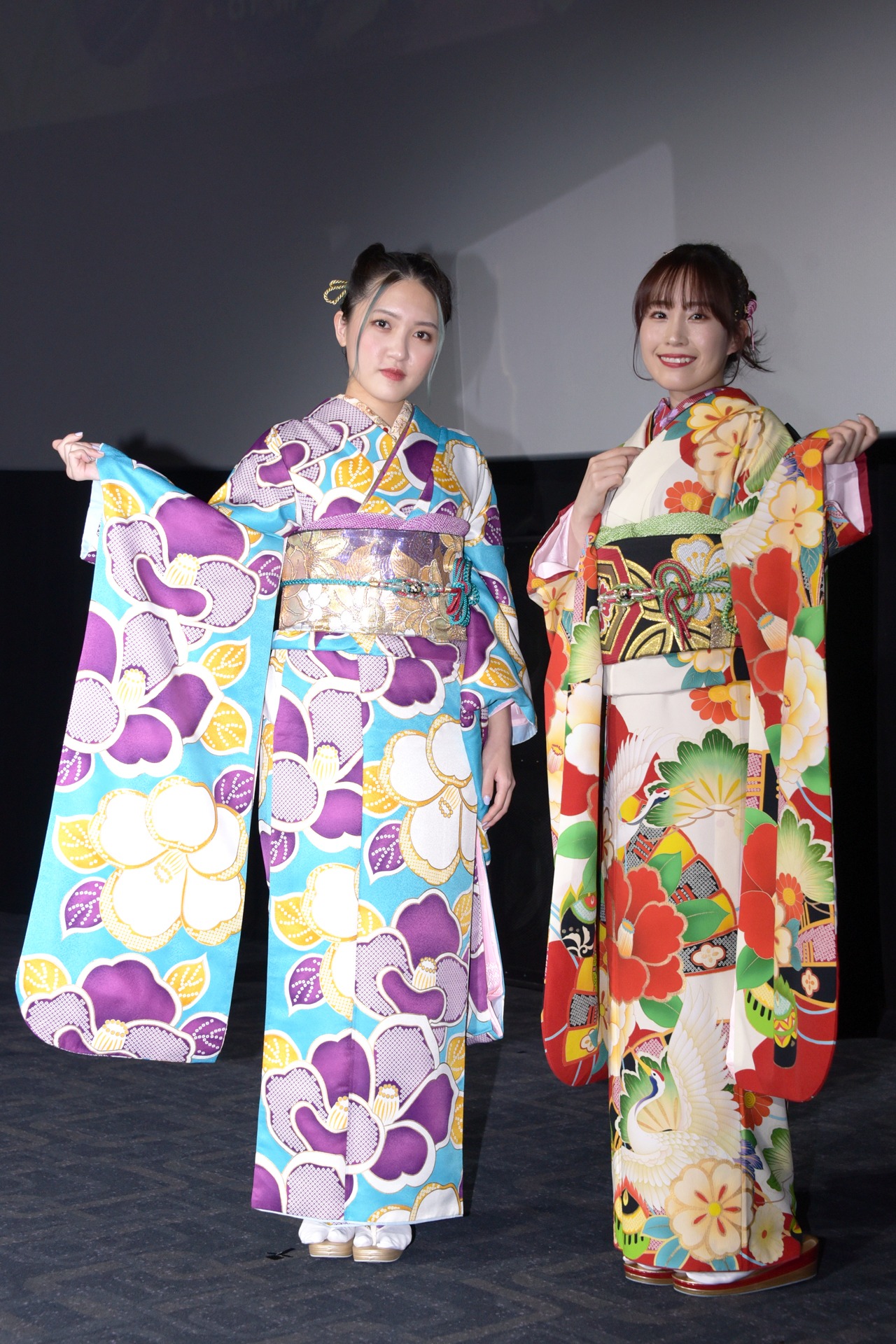 左から美雲ΔJUNNA、フレイアΔ鈴木みのり。