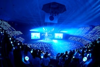 INI「2022 INI 1ST ARENA LIVE TOUR ［BREAK THE CODE］」東京・日本武道館公演の様子。(c)LAPONE Entertainment