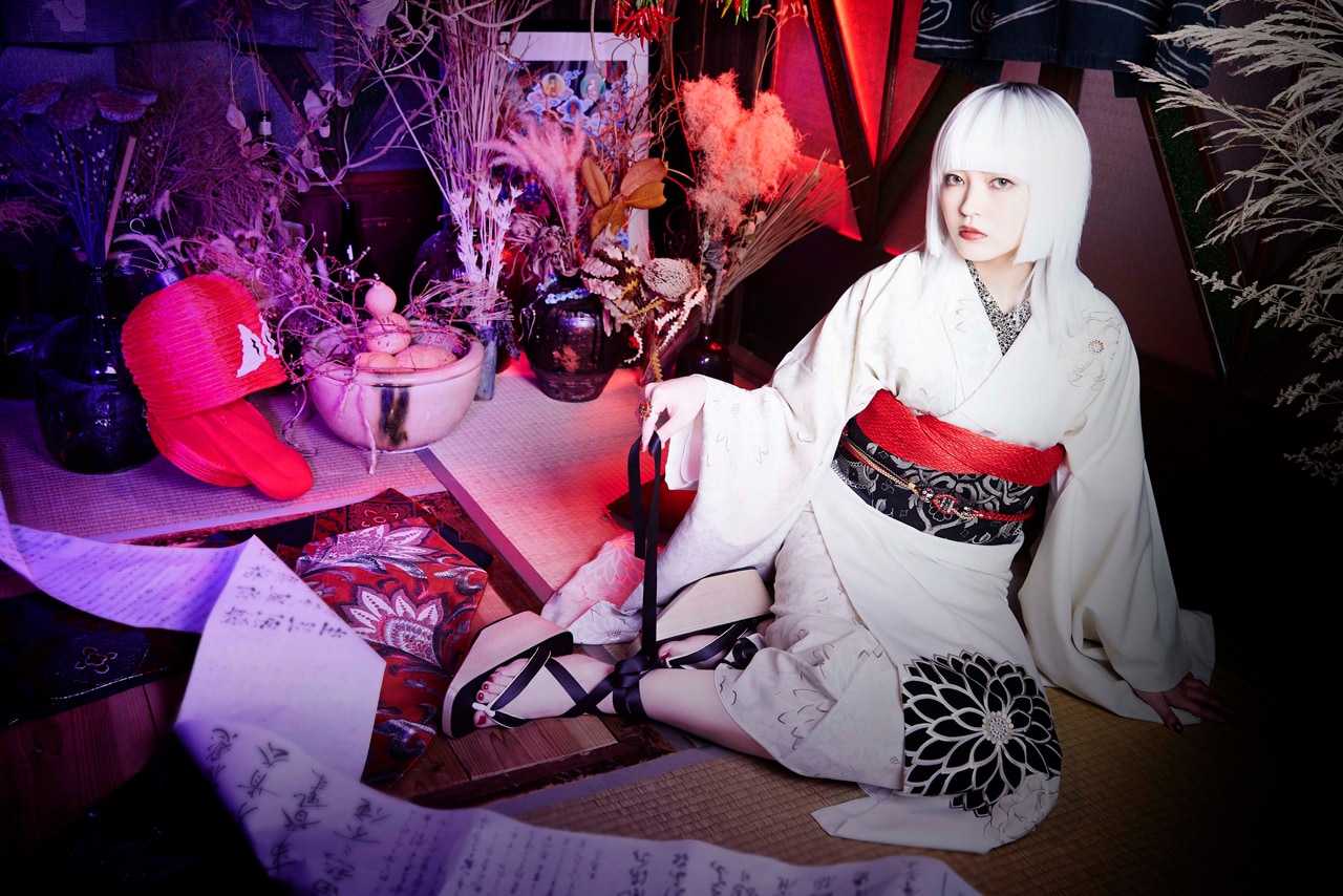 カノエラナ「虚構推理 Season2」OP曲を本日配信、新曲携えた弾き語りツアー開催も