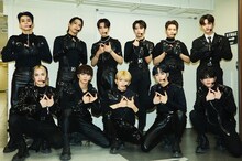 開演前のINI。(c)LAPONE Entertainment