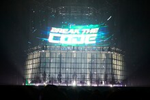 INI「2022 INI 1ST ARENA LIVE TOUR ［BREAK THE CODE］」東京・日本武道館公演の様子。(c)LAPONE Entertainment