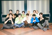 終演後のINI。(c)LAPONE Entertainment