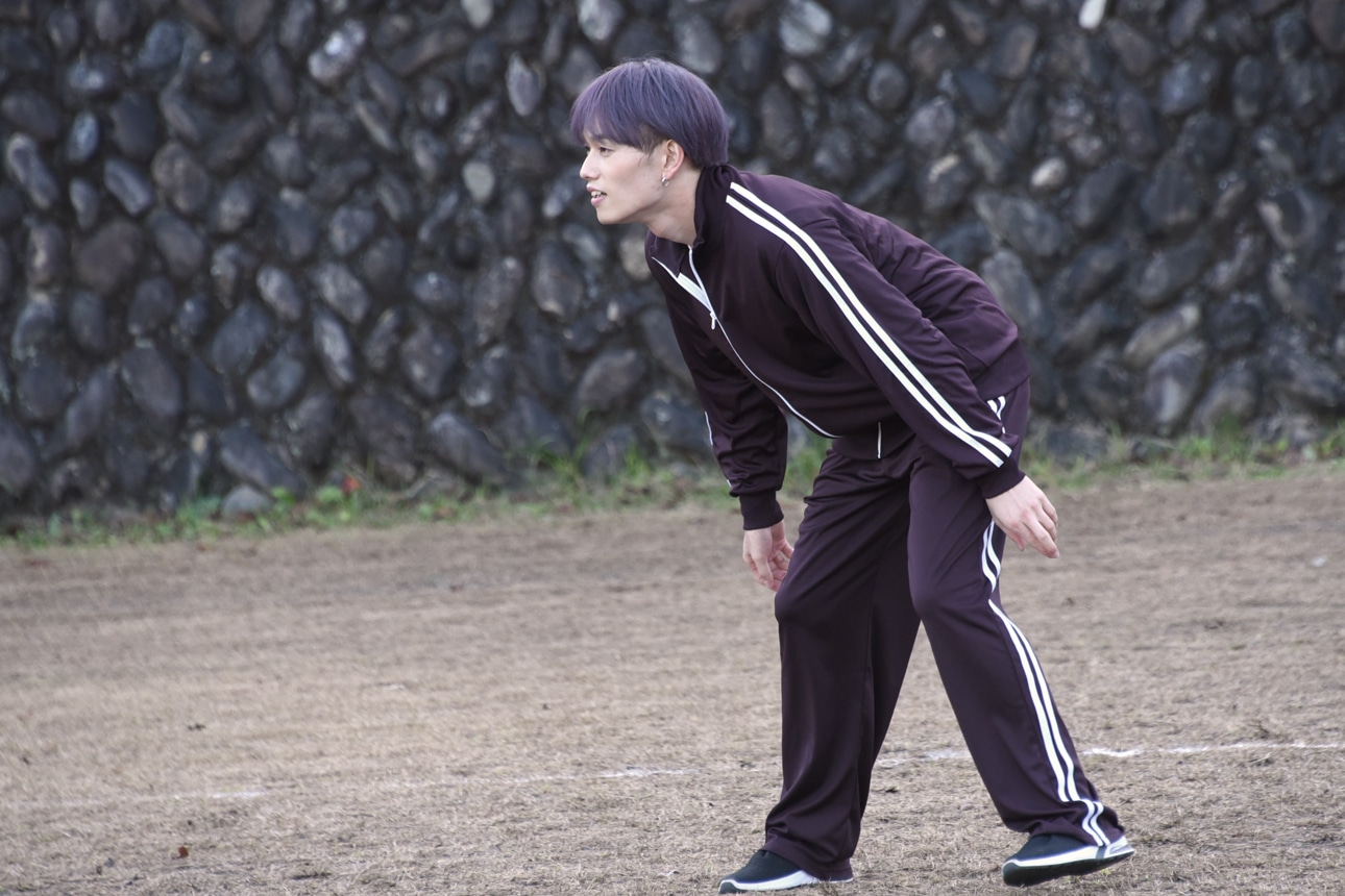 外野を守るマサヒロ。