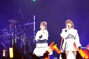 左から阿部寿世、上杉真央。
