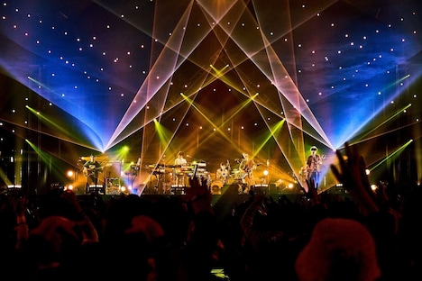 「マカロックツアーvol.14 ～10周年締めくくり秋・冬ツアー☆飽きがくる程そばにいて篇～」埼玉・さいたまスーパーアリーナ公演の様子。（撮影：酒井ダイスケ）