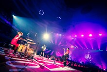 「SHISHAMO NO BUDOKAN!!! ～10YEARS THANK YOU～」の様子。（写真提供：GOOD CREATORS RECORDS / UNIVERSAL SIGMA）