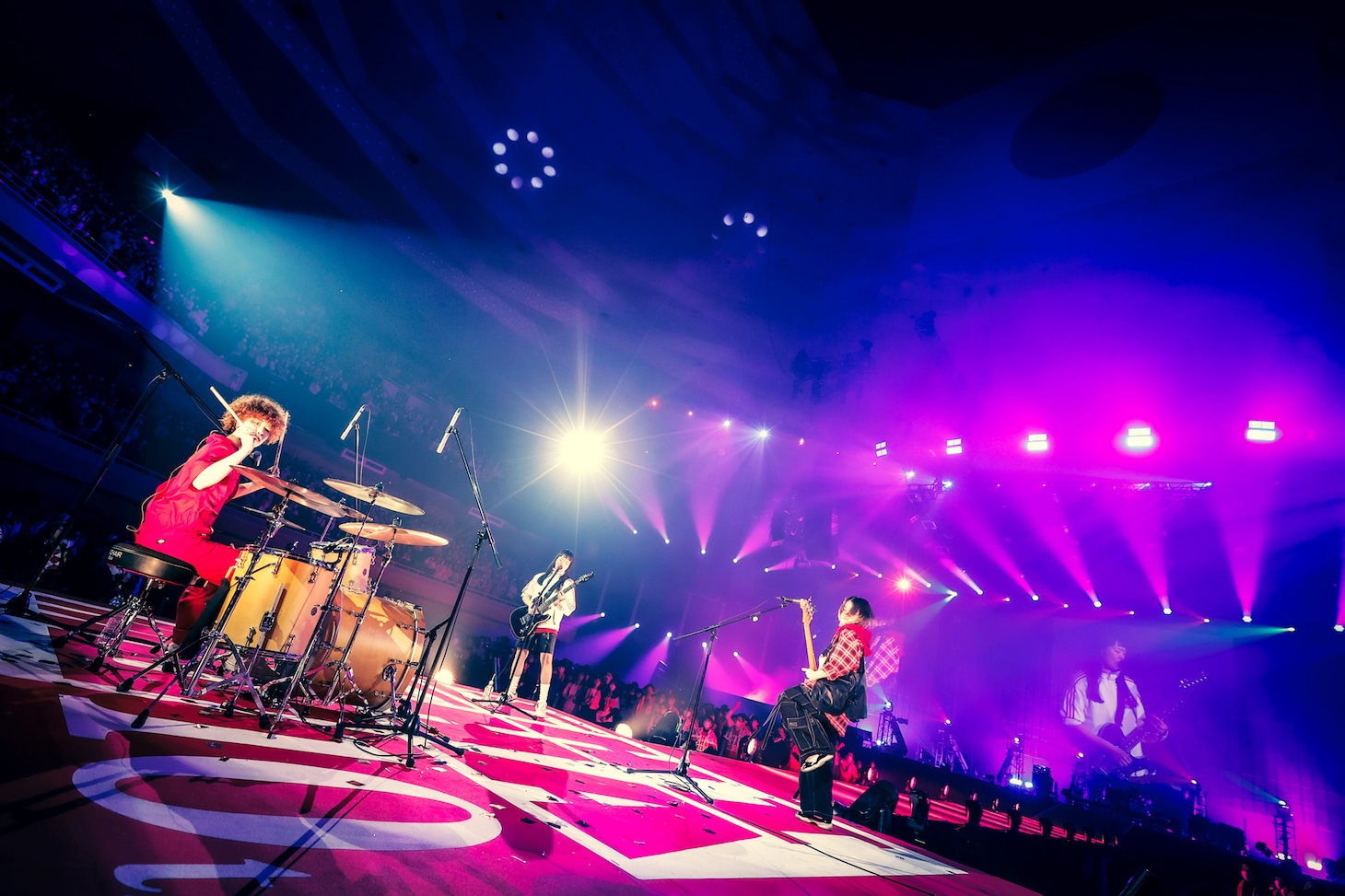 「SHISHAMO NO BUDOKAN!!! ～10YEARS THANK YOU～」の様子。（写真提供：GOOD CREATORS RECORDS / UNIVERSAL SIGMA）