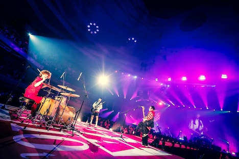 「SHISHAMO NO BUDOKAN!!! ~10YEARS THANK YOU~」の様子。(写真提供:GOOD CREATORS RECORDS / UNIVERSAL SIGMA)