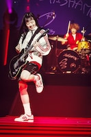 宮崎朝子（G, Vo）（写真提供：GOOD CREATORS RECORDS / UNIVERSAL SIGMA）