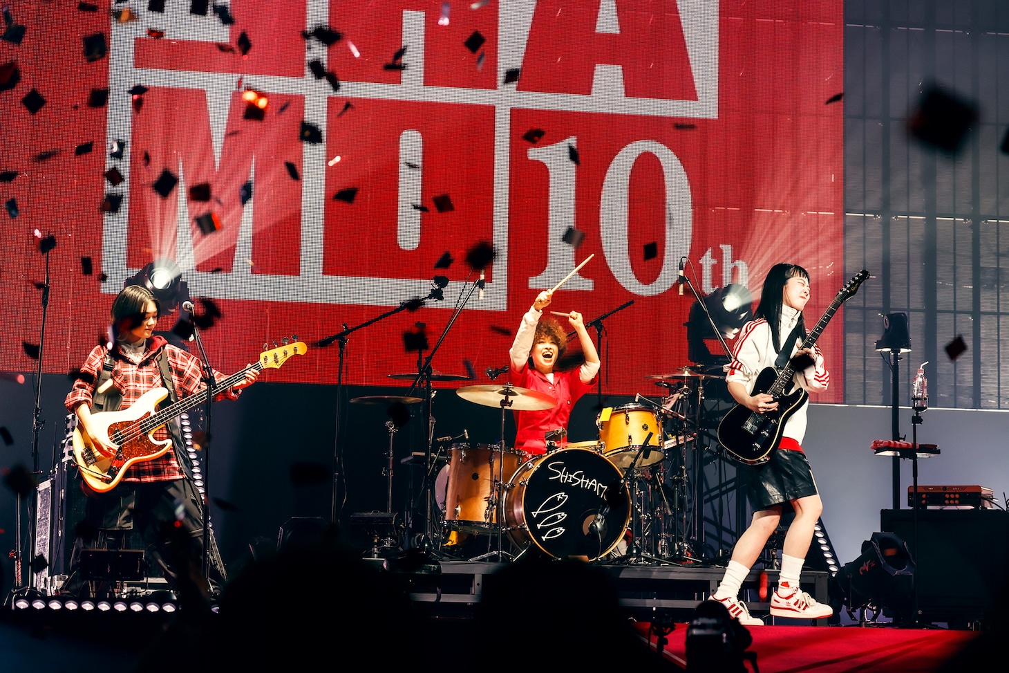 「SHISHAMO NO BUDOKAN!!! ～10YEARS THANK YOU～」の様子。（写真提供：GOOD CREATORS RECORDS / UNIVERSAL SIGMA）