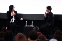 TAKUROと大泉洋。（撮影：岡田裕介）