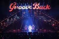 12月に韓国で開催されたJ.Y. Parkの単独コンサート「GROOVE BACK」の様子。(c)JYP Entertainment