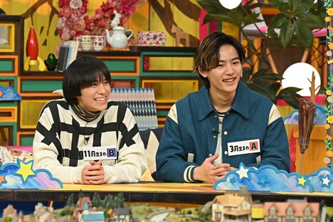 左から山下幸輝、NOA。