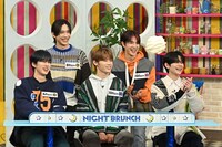 前列左から尾崎匠海、木村柾哉、藤牧京介。後列左から池崎理人、佐野雄大。