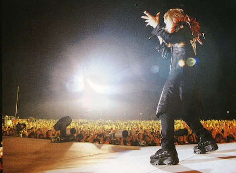 1999年に行われた「獅子に翼」の様子。