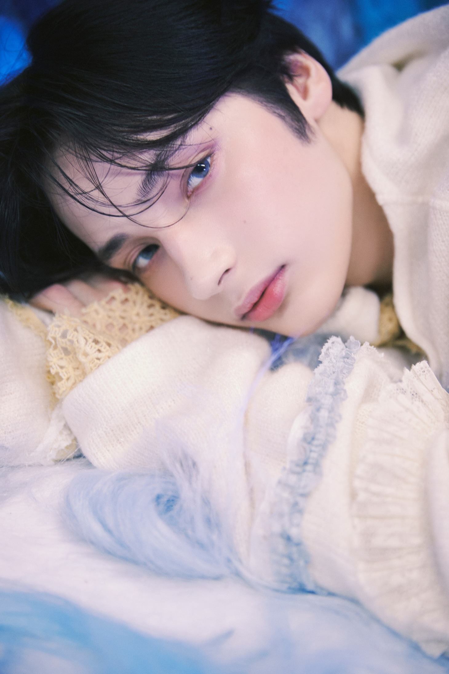 TOMORROW X TOGETHER「The Name Chapter: TEMPTATION」コンセプトフォト“Nightmare”バージョンよりHUENINGKAI。(P)&(C) BIGHIT MUSIC